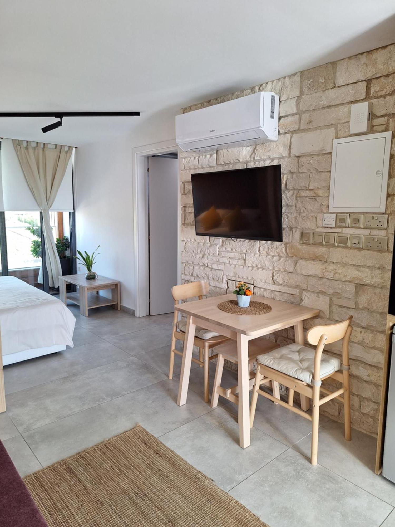 Terrazza Suites Paphos Extérieur photo