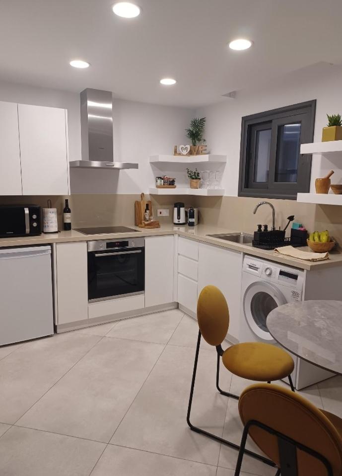 Terrazza Suites Paphos Extérieur photo